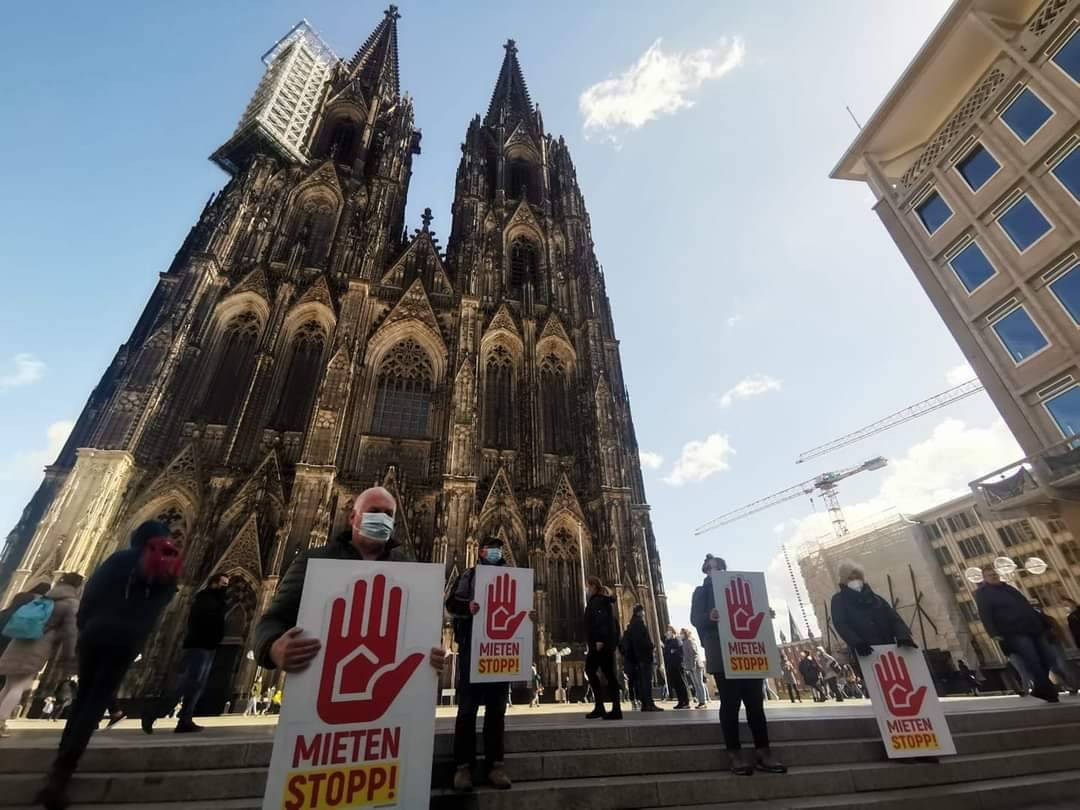 Mietenstopp vorm Kölner Dom