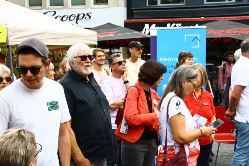 otos ©Helmut Nick vom Chlodwigplatz am 27.09.2026 - Bündnis für bezahlbares Wohnen in Köln