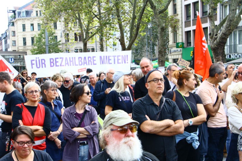 otos ©Helmut Nick vom Chlodwigplatz am 27.09.2026 - Bündnis für bezahlbares Wohnen in Köln